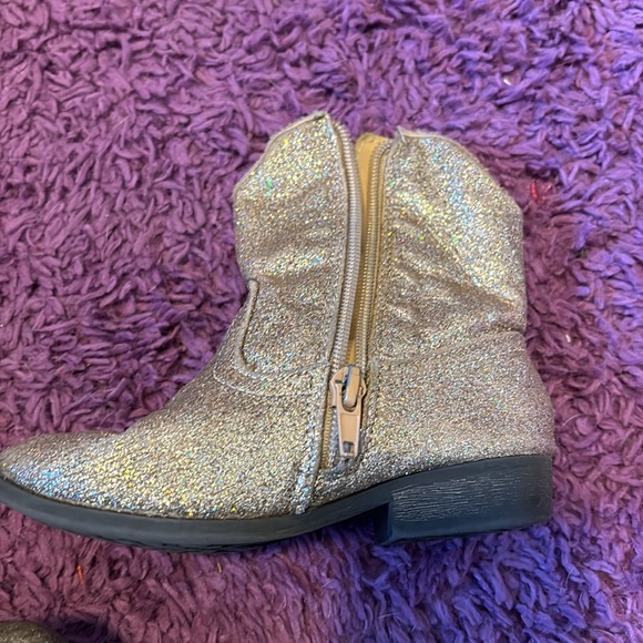 Gold sparkle cowboy boots size 9 toddler - Picture 3 of 3